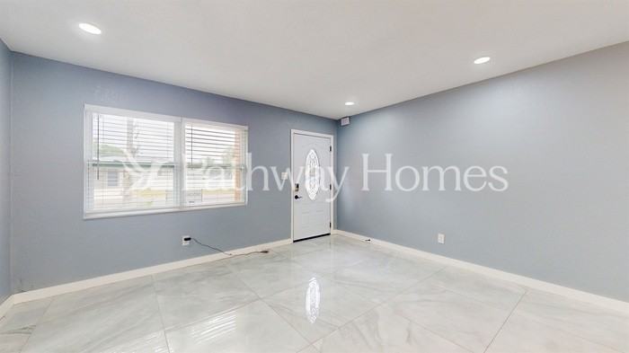 3791 72nd St N - Photo 6 of 25