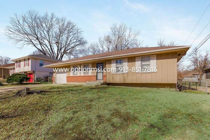 8006 E 118th Ter - Photo 2 of 30