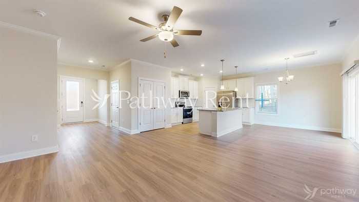 153 Susannah St - Photo 5 of 24
