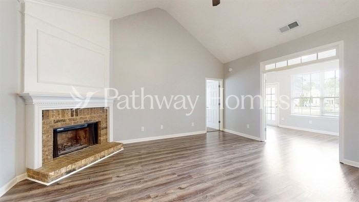8401 Somerton Cir - Photo 3 of 24