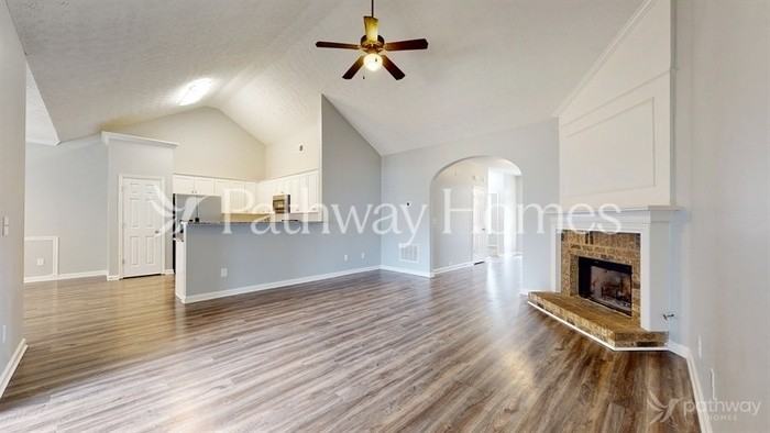 8401 Somerton Cir - Photo 4 of 24