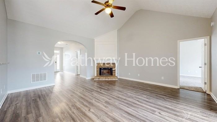 8401 Somerton Cir - Photo 5 of 24