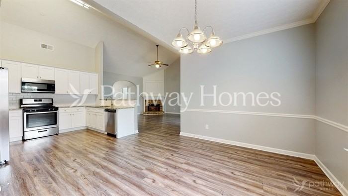 8401 Somerton Cir - Photo 7 of 24