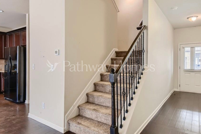 1610 Potomac Ct - Photo 2 of 17