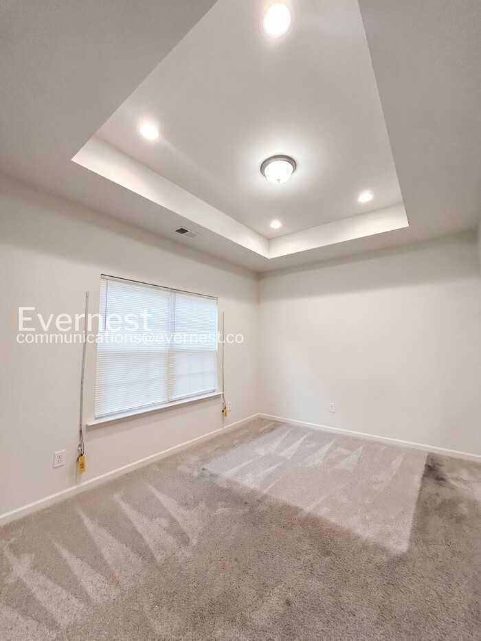 2633 Hemphill St - Photo 5 of 14