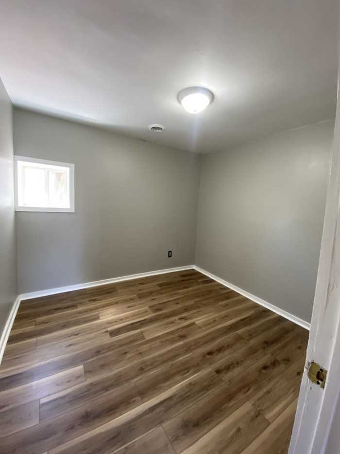 719 Alexandria St #719 - Photo 4 of 16