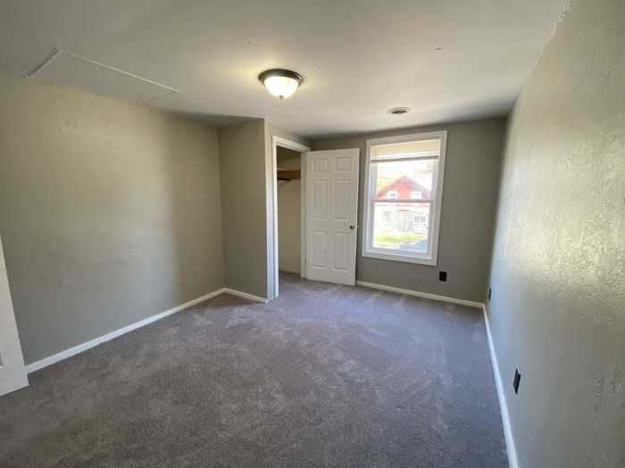 719 Alexandria St #719 - Photo 7 of 16