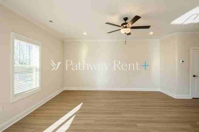 141 Adams Tree Way - Photo 4 of 25