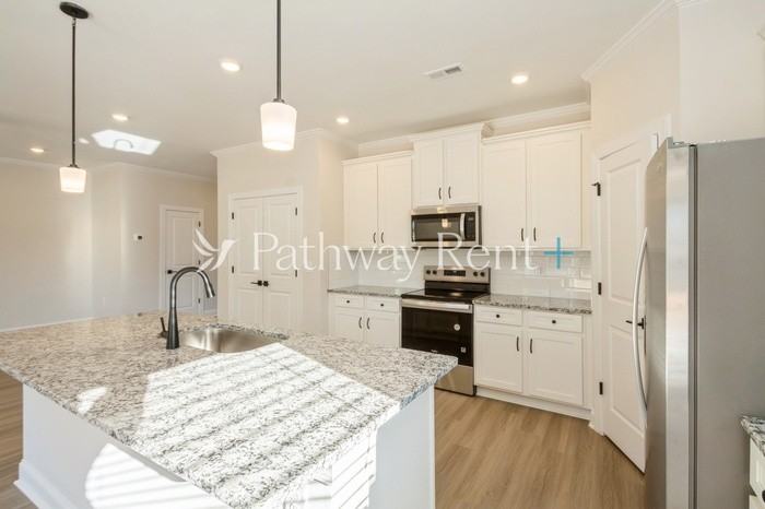 141 Adams Tree Way - Photo 6 of 25