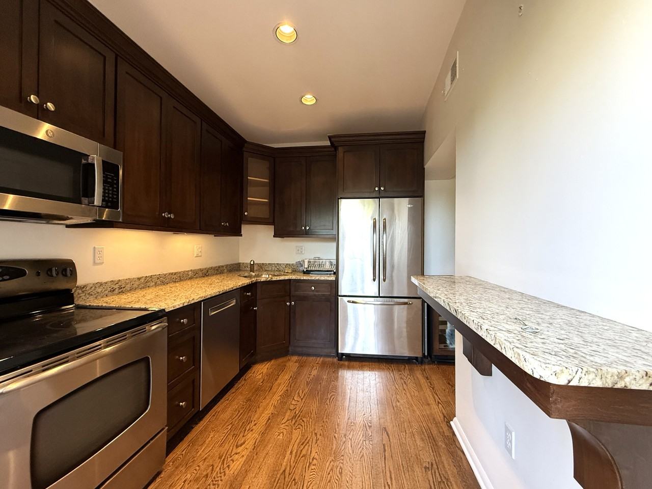 5922 Howe St #304 - Photo 7 of 14