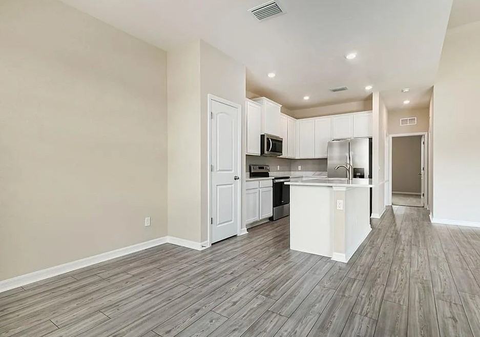 3127 Sw 18th Pl #NA - Photo 3 of 12