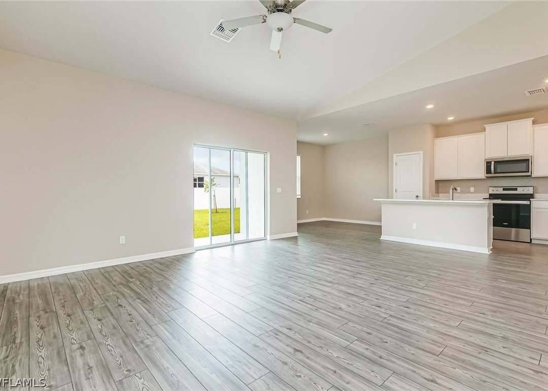 3127 Sw 18th Pl #NA - Photo 7 of 12