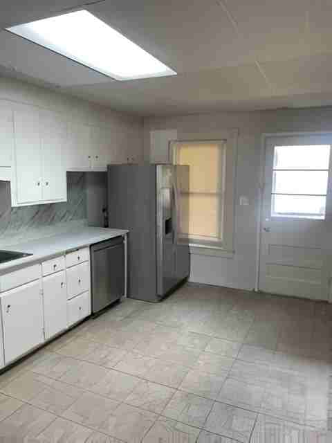 304 N 6th St #A - Photo 4 of 13