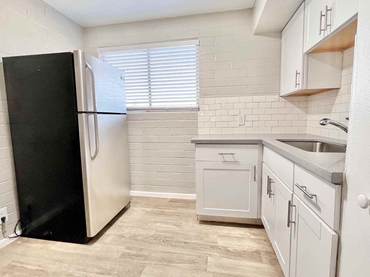 4020 N Parkway Ave #4 - Photo 7 of 27