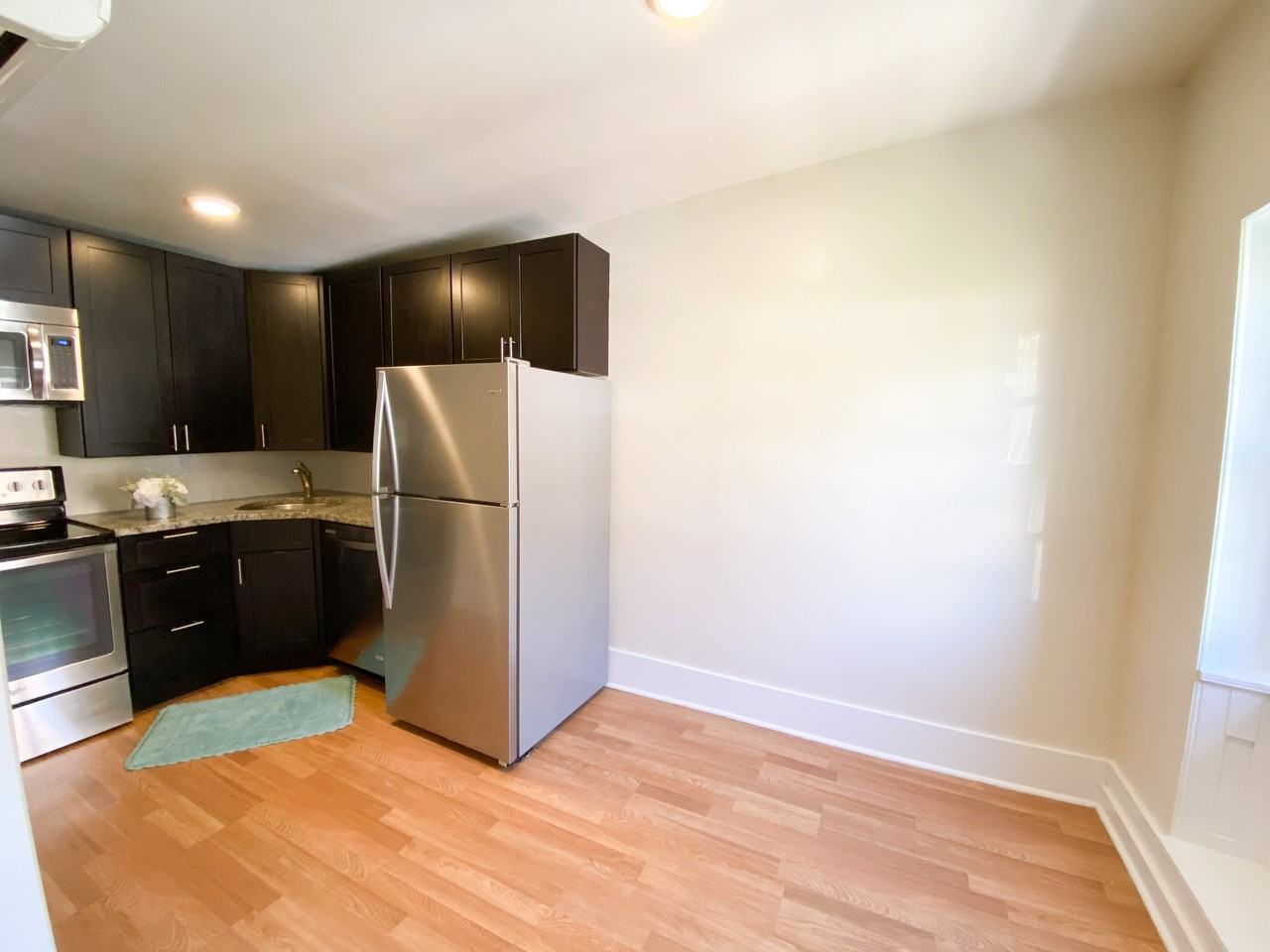 1510 Pine St #4F - Photo 5 of 13