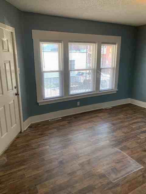80 10th St - Photo 2 of 16