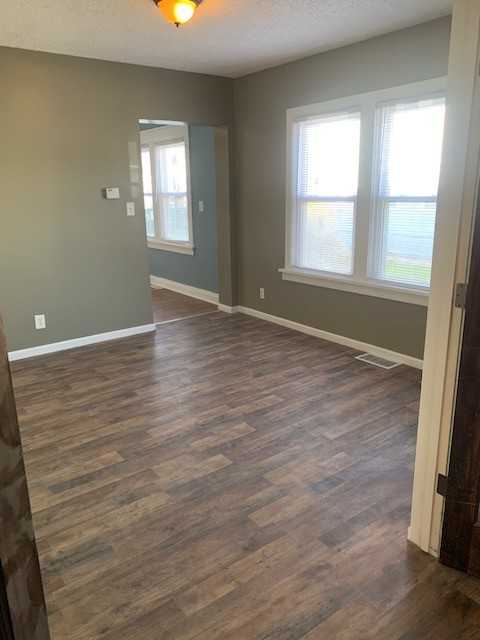 80 10th St - Photo 5 of 16