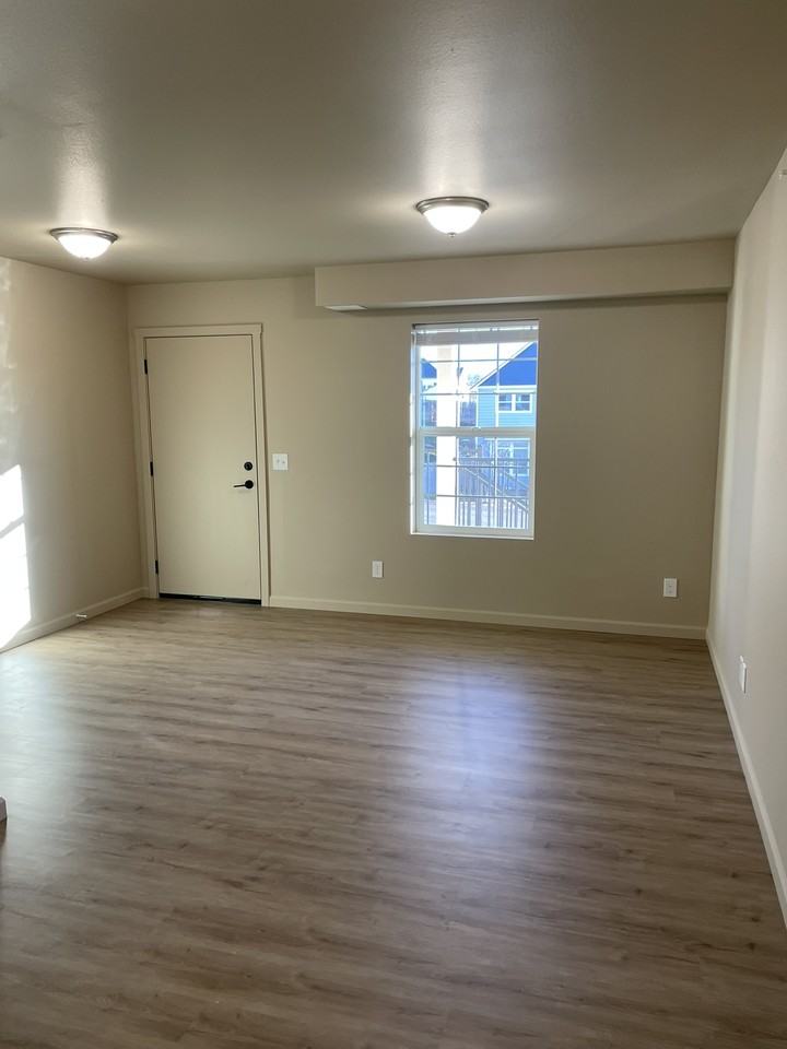 906 Ross St #2 - Photo 7 of 11