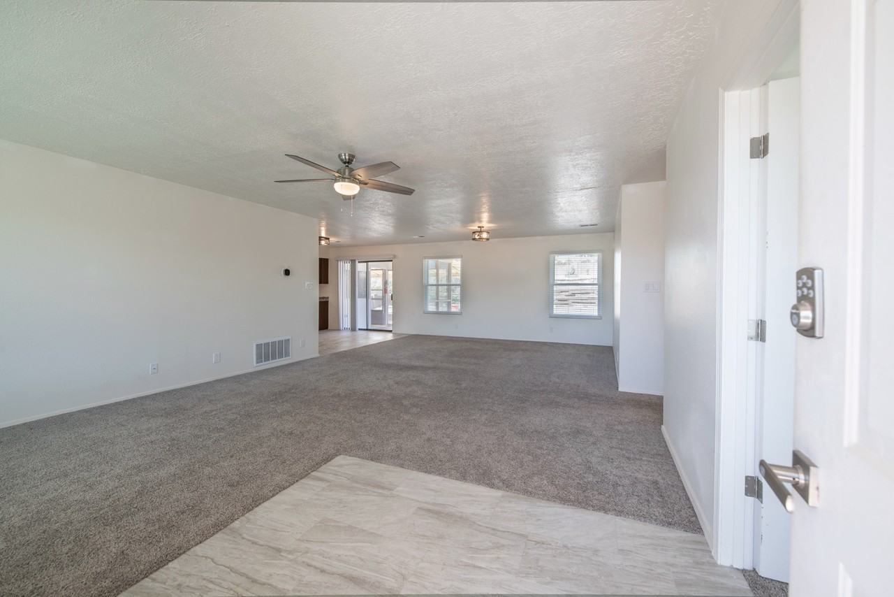 409 Longwood Dr Ne #NA - Photo 5 of 49