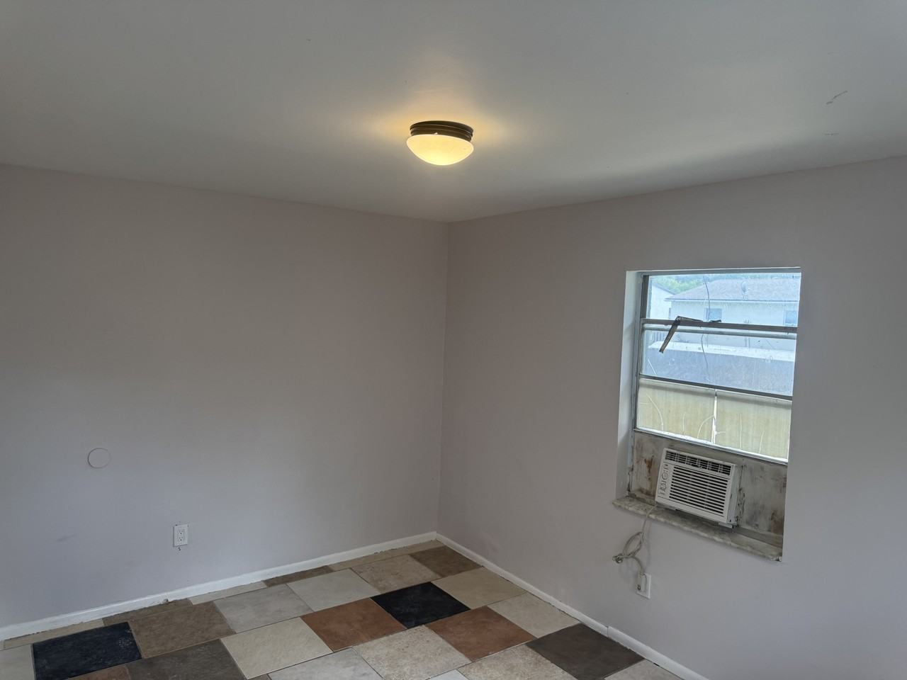 2143 Laura Ln #47A - Photo 3 of 9