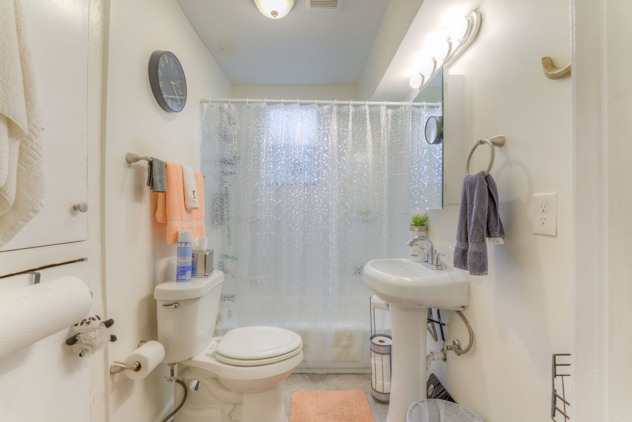 1524 N Parkway #1524 - Photo 4 of 11