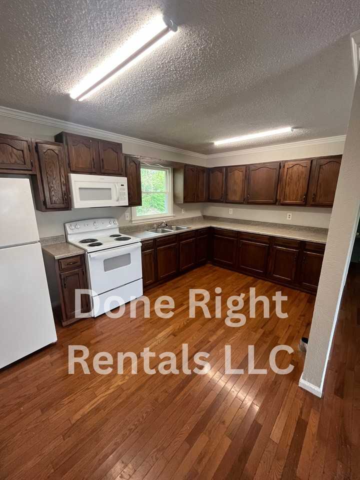 2019 Oak St #NA - Photo 3 of 7