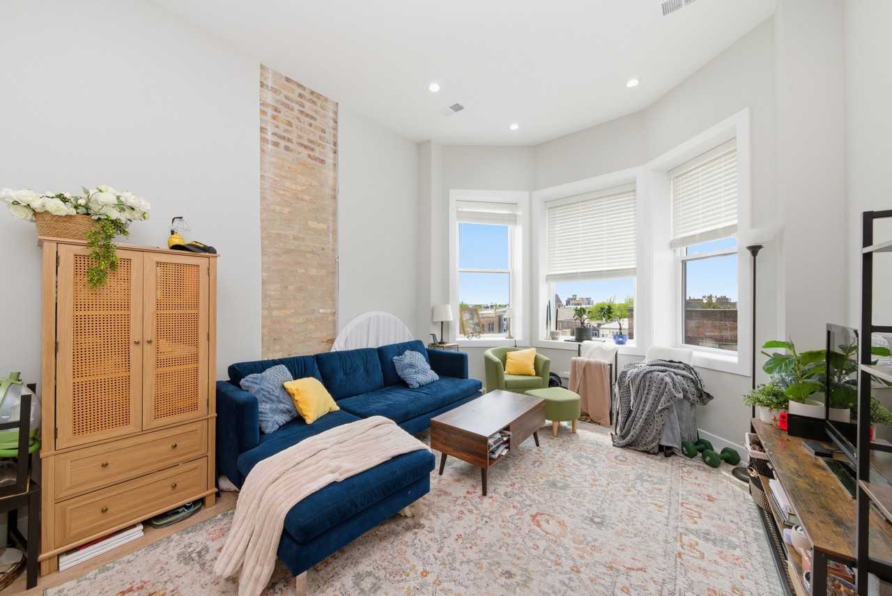 2156 W 21st St #10 - Photo 6 of 11