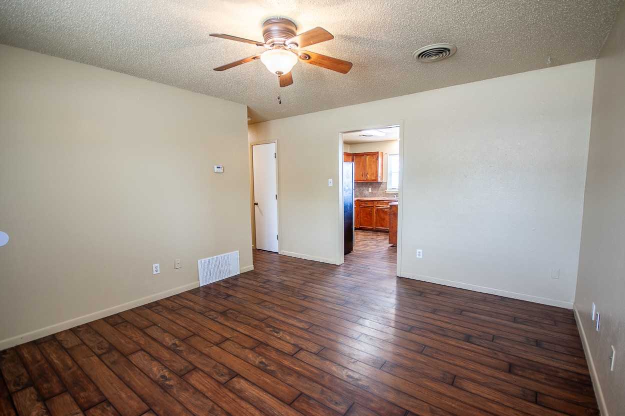 532 Circle Dr #NA - Photo 3 of 16