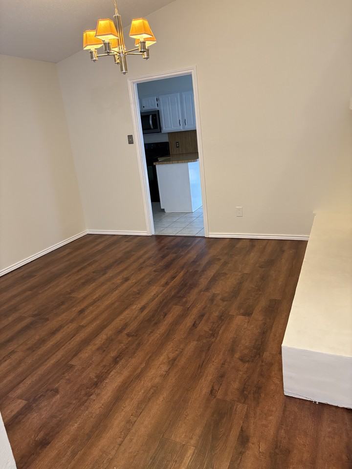 1110 Paluxy Ct #NA - Photo 3 of 16