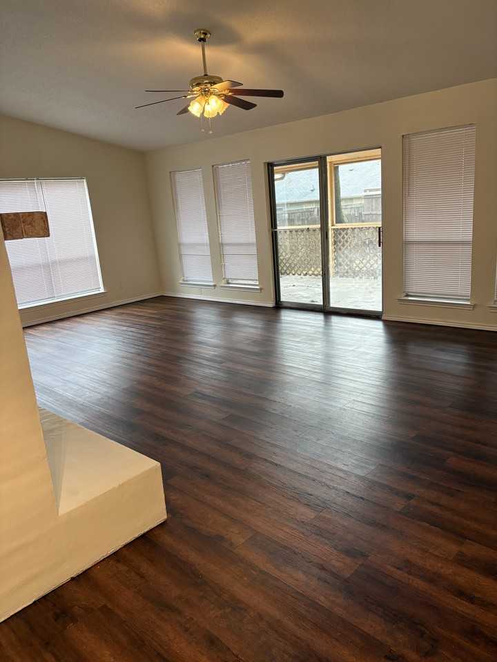 1110 Paluxy Ct #NA - Photo 6 of 16