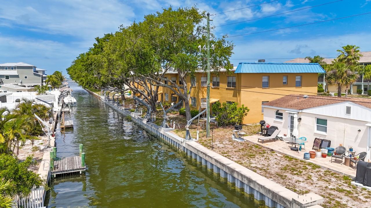 439 S Paula Dr #101