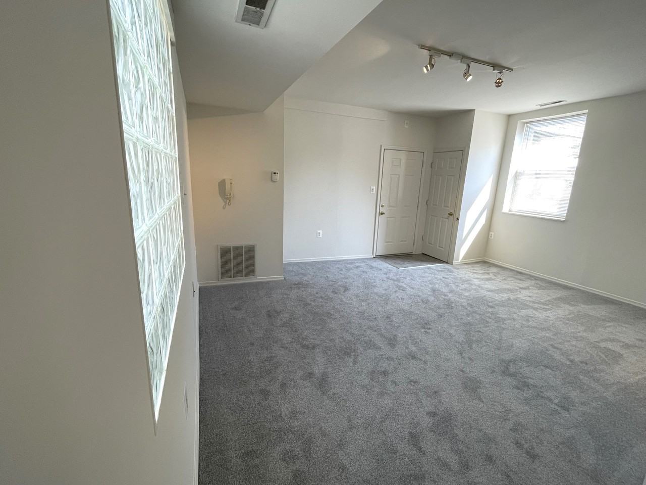 770 S 2nd St #2B - Photo 3 of 19