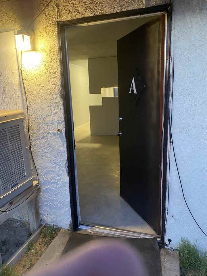 424 W Wilson Ave #A - Photo 4 of 14
