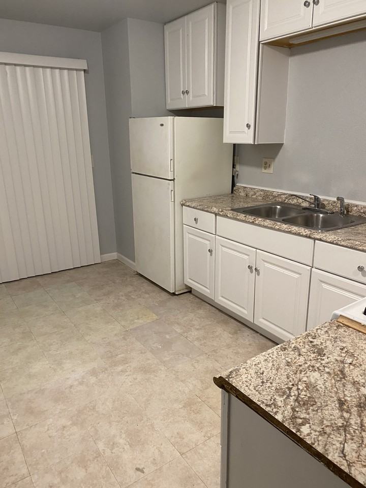 424 W Wilson Ave #A - Photo 5 of 14