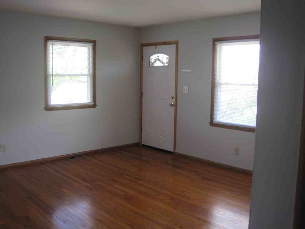 1717 Carolyn Ave - Photo 4 of 15