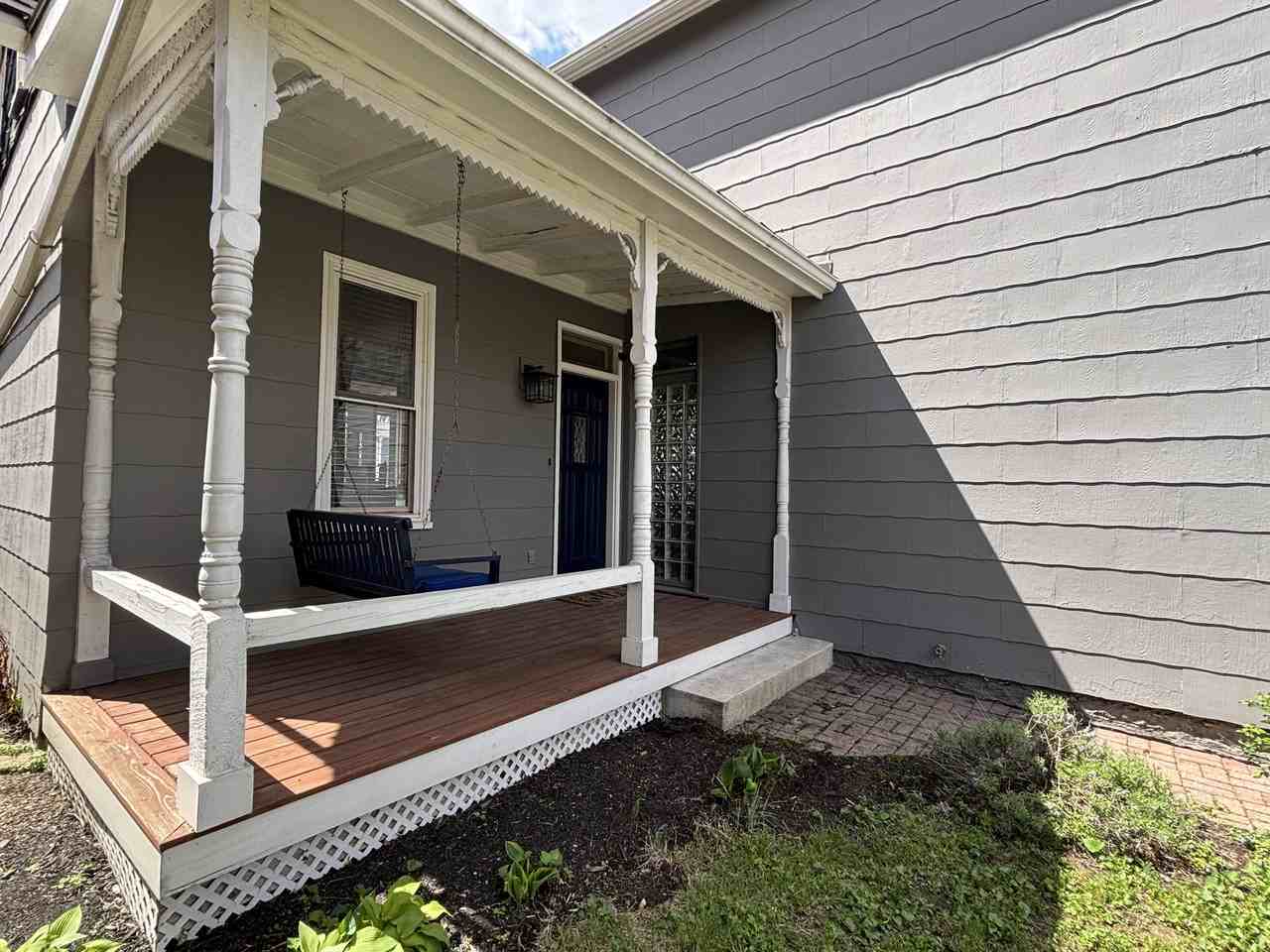 469 E Whittier St #NA - Photo 3 of 17