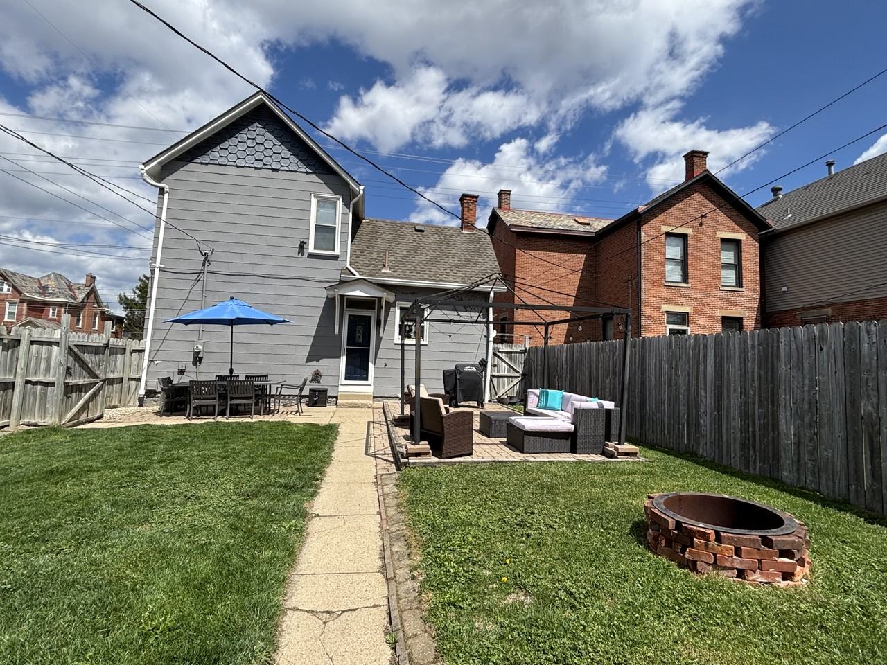 469 E Whittier St #NA - Photo 4 of 17