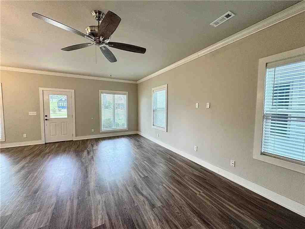837 Ne Heights Ln #NA - Photo 6 of 30