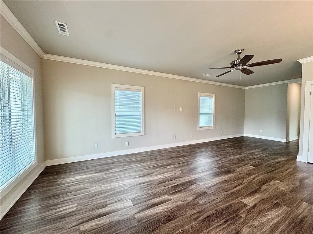 837 Ne Heights Ln #NA - Photo 7 of 30