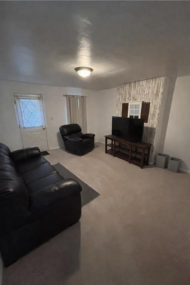 161 Washington Dr #NA - Photo 6 of 7