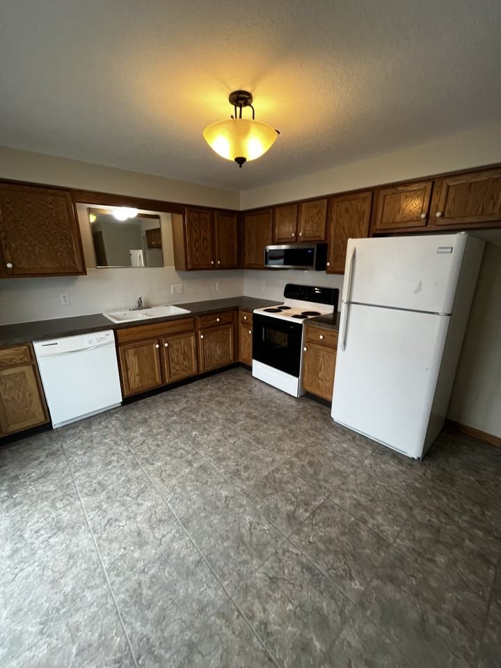 1157 Yuma Cir Ne #6 - Photo 2 of 9