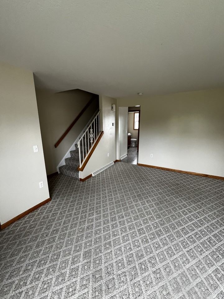1157 Yuma Cir Ne #6 - Photo 5 of 9