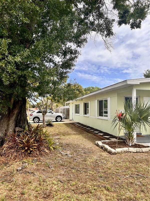 1263 57th Ave N #NA - Photo 4 of 37