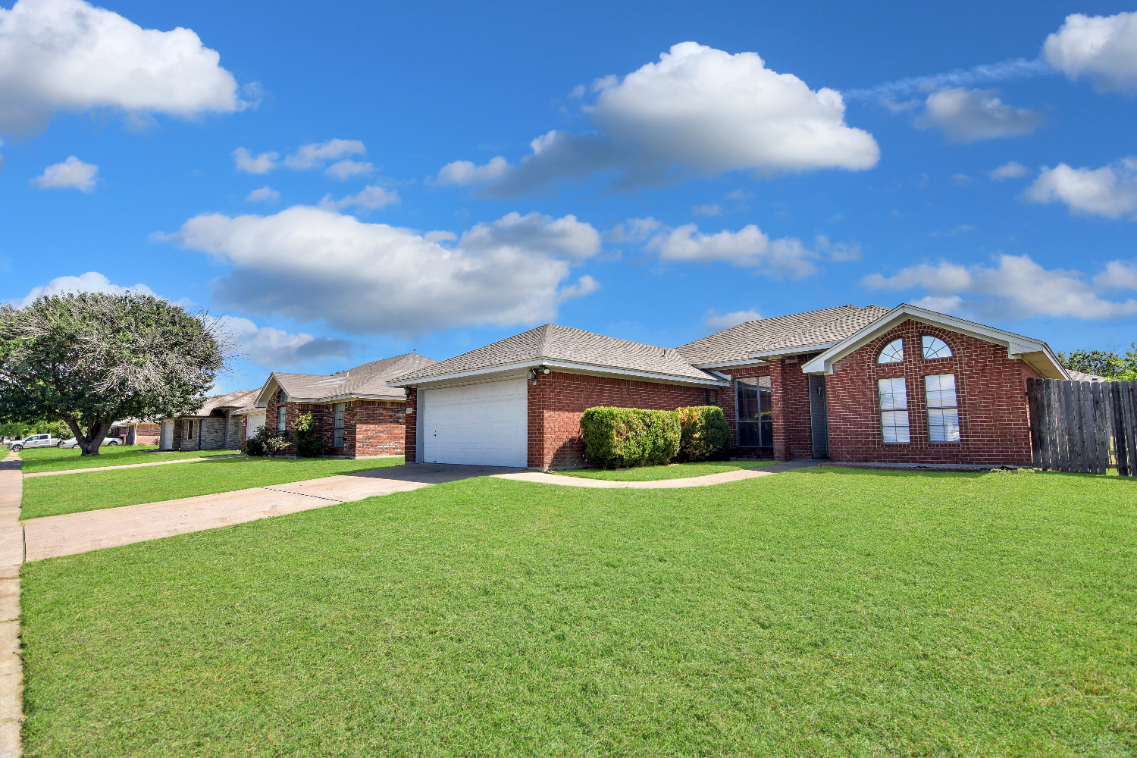 3817 Sawtooth Dr #NA - Photo 2 of 19