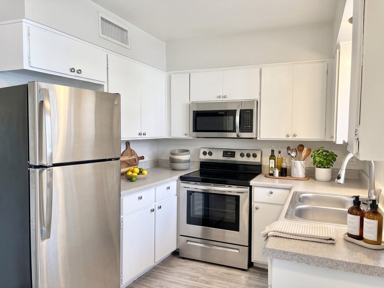 3031 N 36th St #25 - Photo 3 of 26