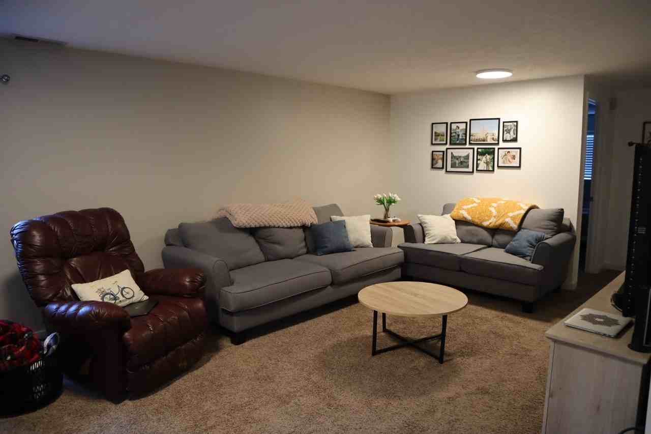 W 800 North St - Photo 4 of 16