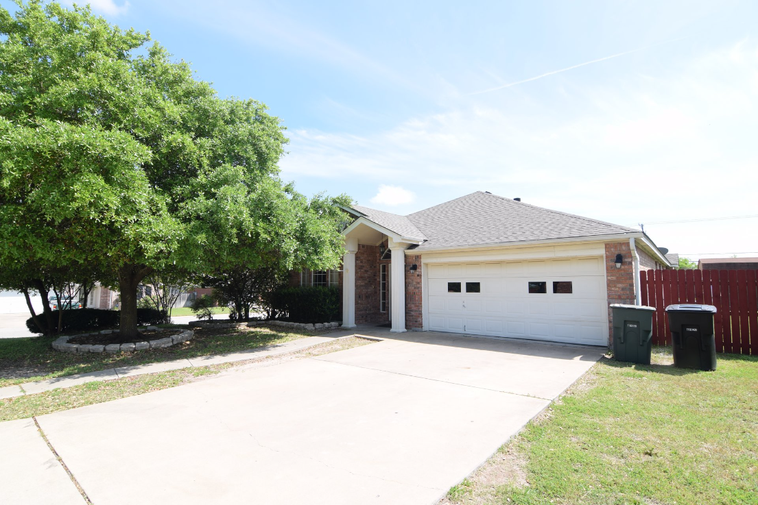 2305 Warwicke Ct #NA - Photo 2 of 22