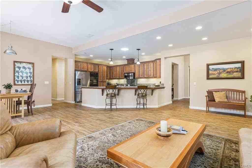 923 Vista Cerro Dr #NA - Photo 4 of 7
