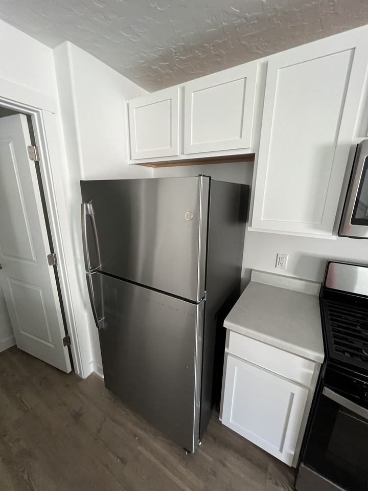 1868 N Blue Iris Ave - Photo 2 of 22
