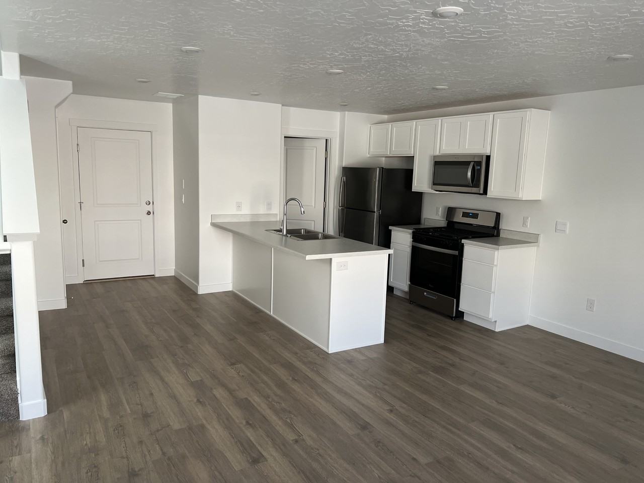 1868 N Blue Iris Ave - Photo 3 of 22